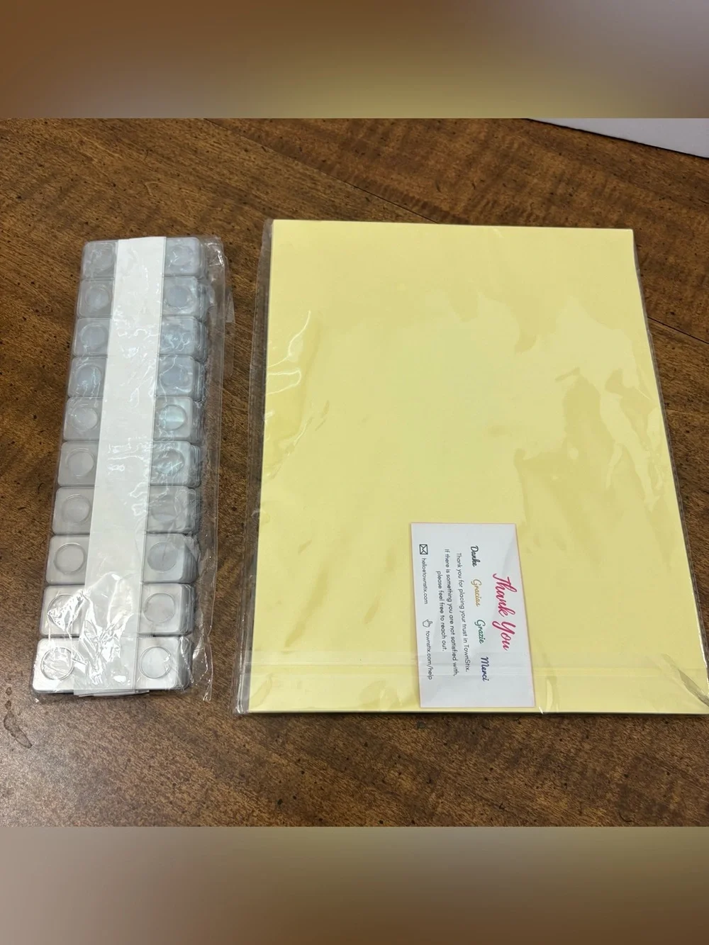 300 Piece Sticky Hang Tags And 300 Letter Labels 4 x 2 Inches